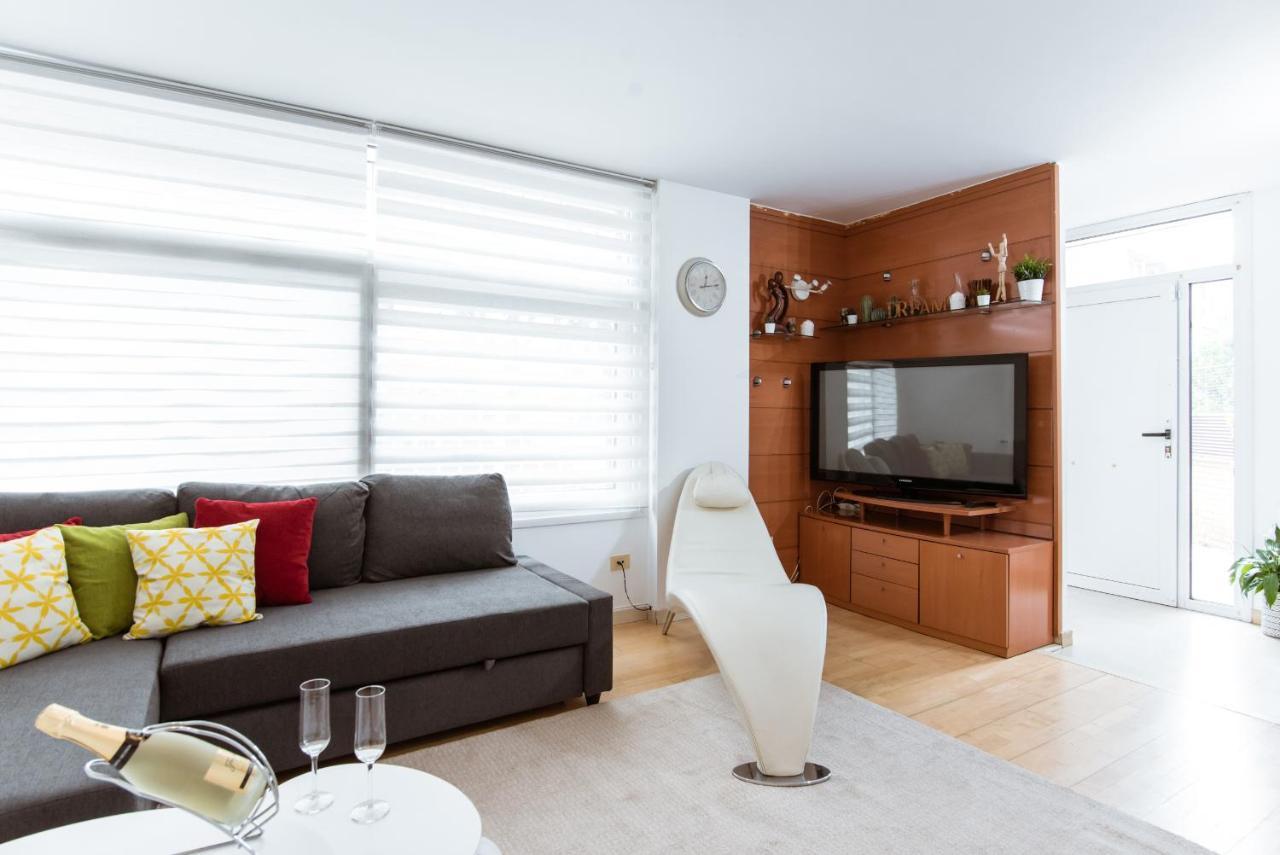 Two Bedroom Townhouse Within 10Min Walk From Beach Барселона Экстерьер фото