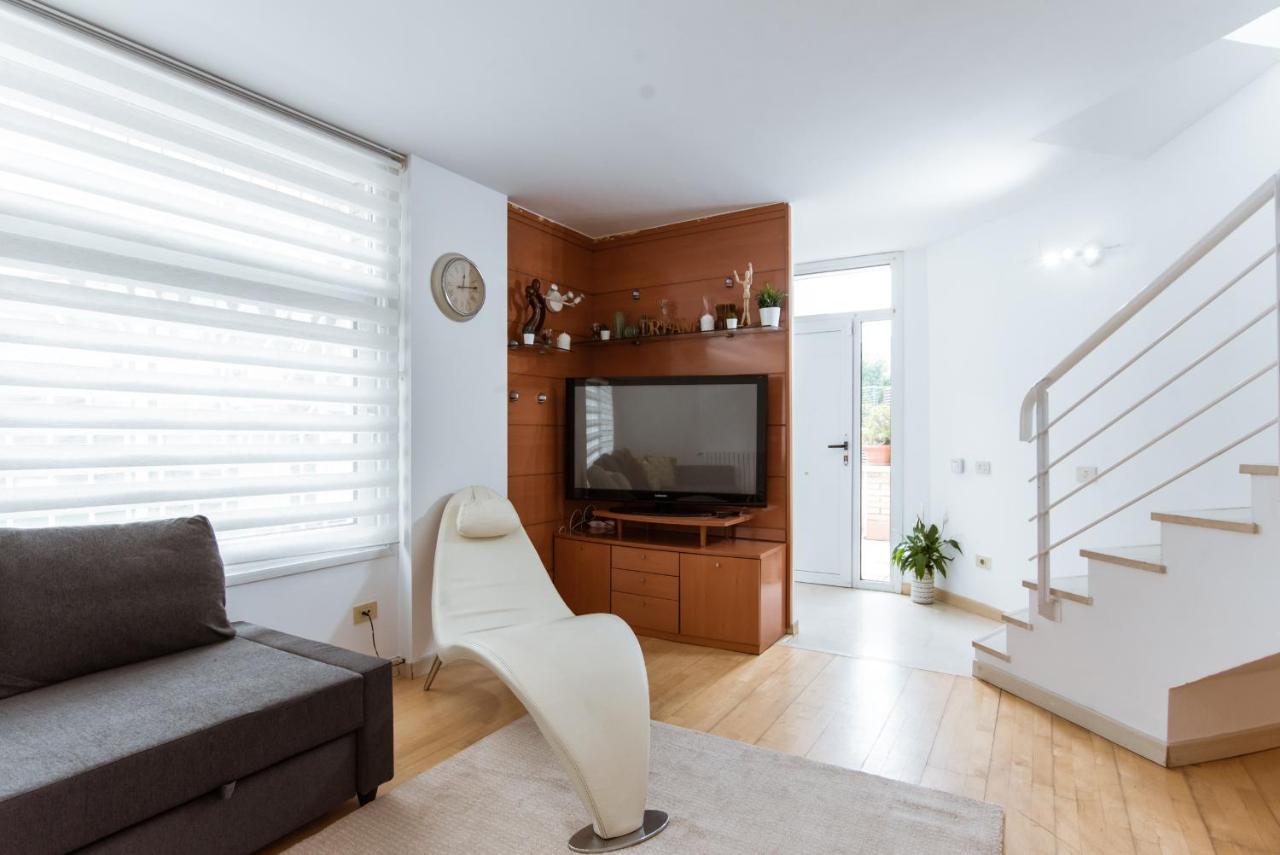 Two Bedroom Townhouse Within 10Min Walk From Beach Барселона Экстерьер фото