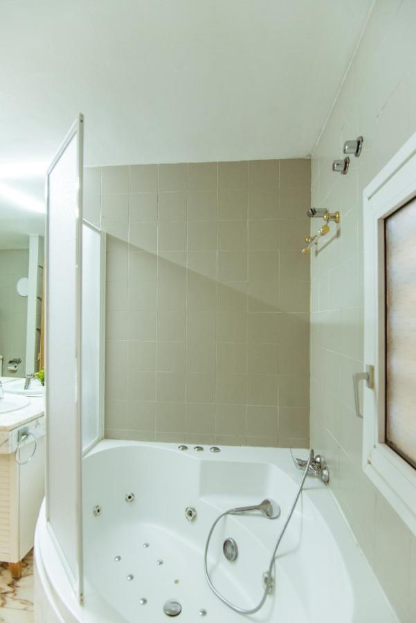 Two Bedroom Townhouse Within 10Min Walk From Beach Барселона Экстерьер фото