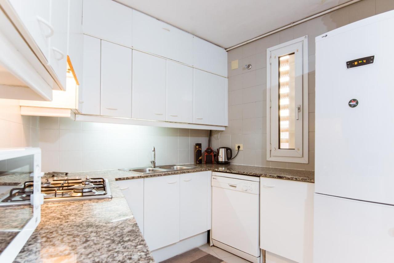 Two Bedroom Townhouse Within 10Min Walk From Beach Барселона Экстерьер фото