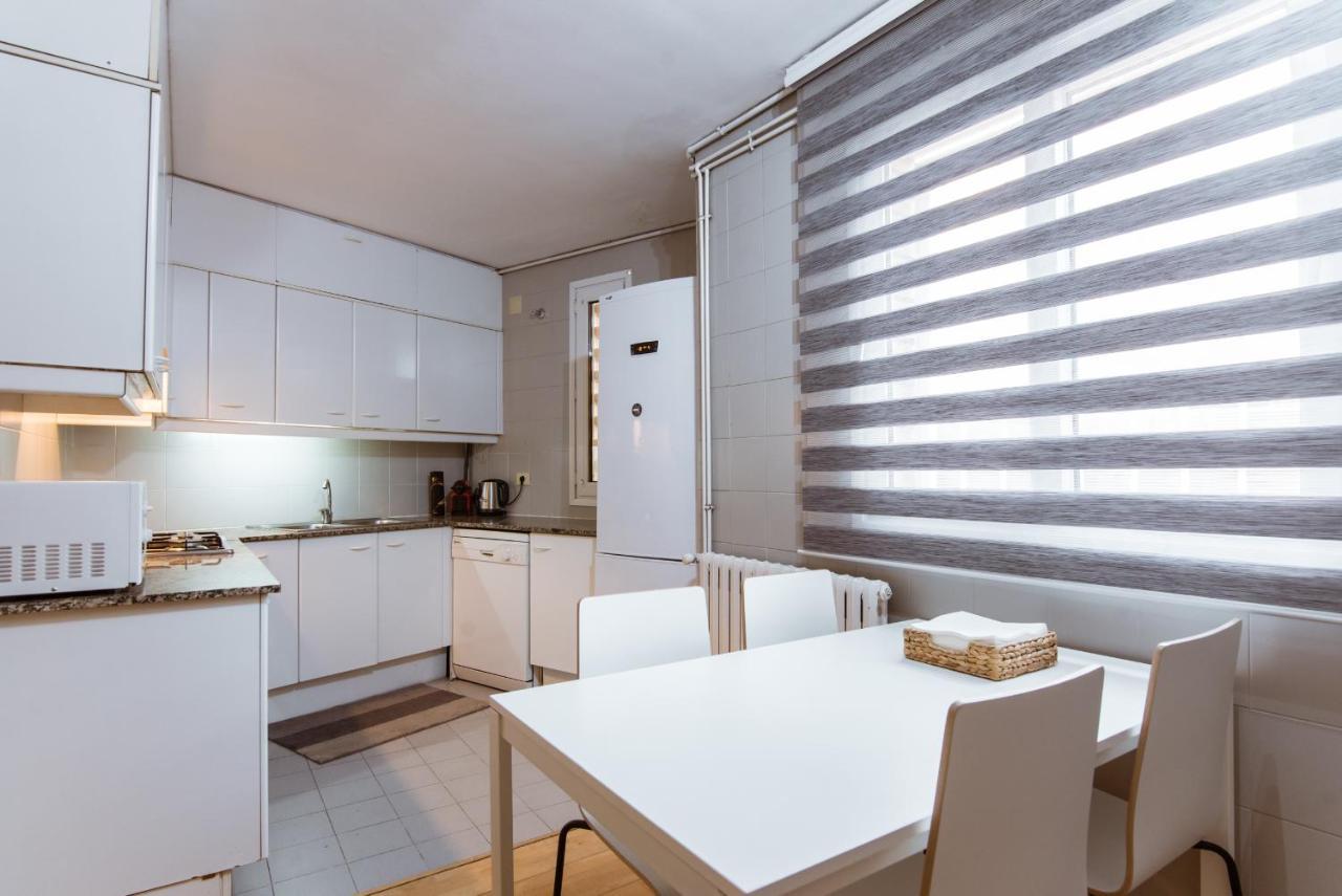 Two Bedroom Townhouse Within 10Min Walk From Beach Барселона Экстерьер фото
