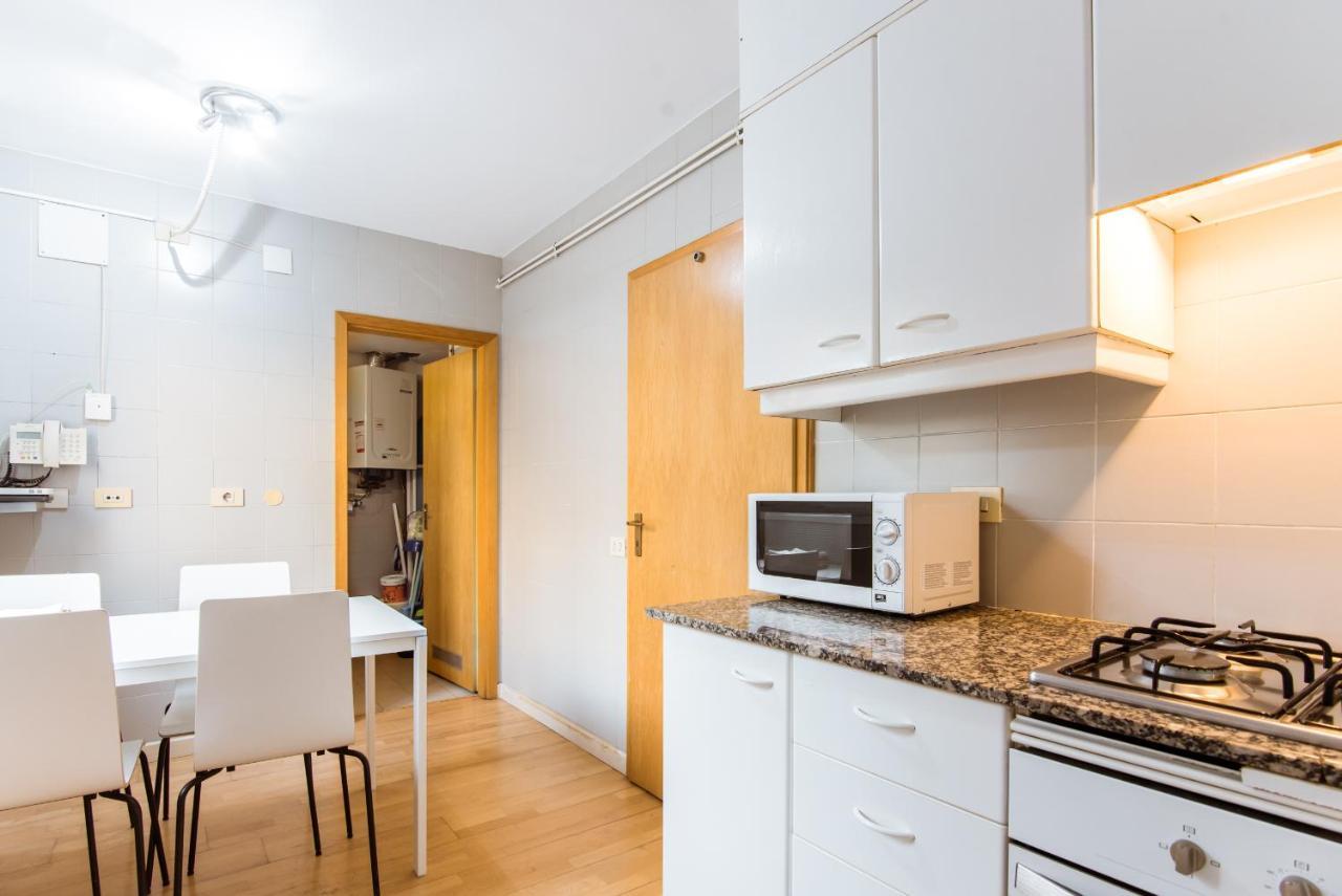 Two Bedroom Townhouse Within 10Min Walk From Beach Барселона Экстерьер фото