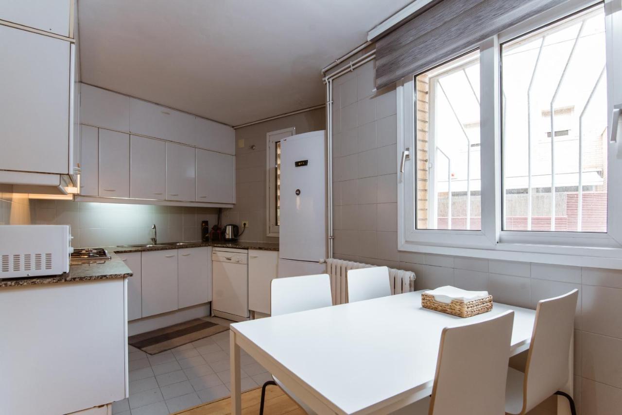 Two Bedroom Townhouse Within 10Min Walk From Beach Барселона Экстерьер фото